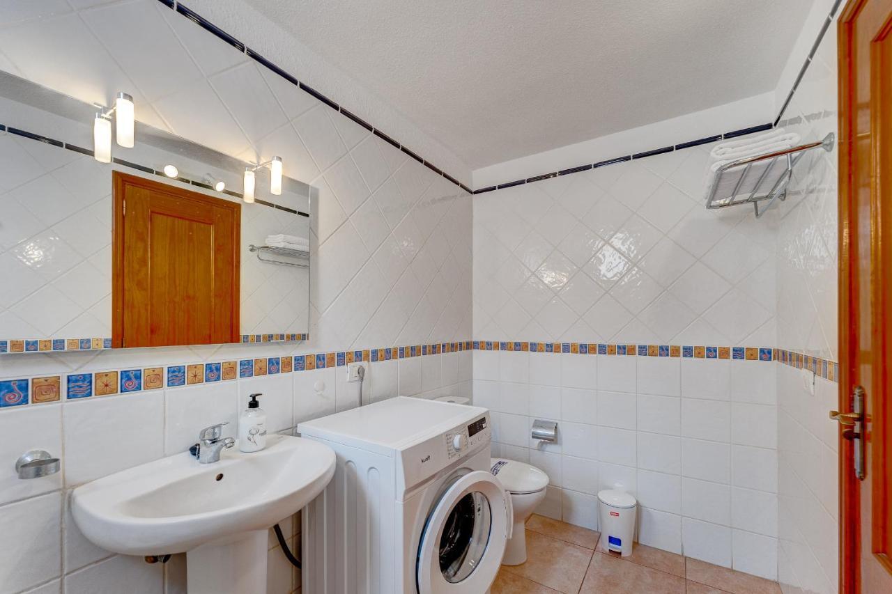 Pretty 1B Apartment In Diamantes 2, Heated Pool Лос Кристианос Экстерьер фото